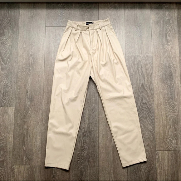 Pretty Little Thing PLT Faux Leather Pleat Cigarette Pant Tapered straight leg - Picture 8 of 16
